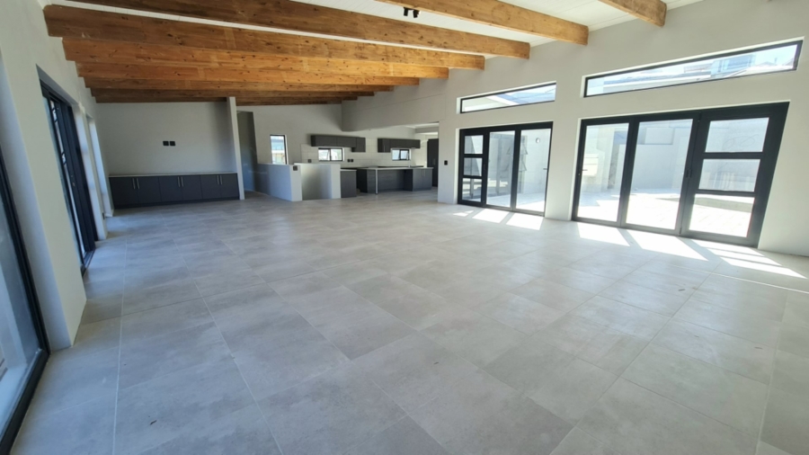 4 Bedroom Property for Sale in Whale Rock Western Cape